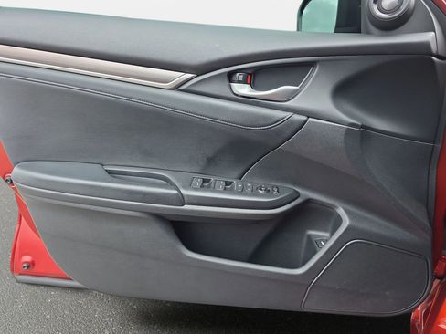 Used 2020 Honda Civic Touring image 25