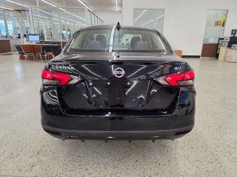 Used 2021 Nissan Versa SV FWD image 5