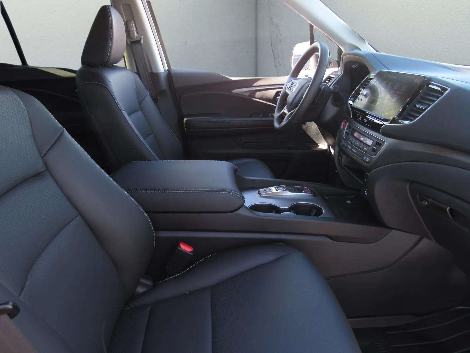 Certified 2025 Honda Ridgeline RTL image 9