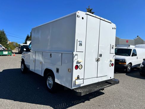 Used 2016 Ford E-350 and Econoline 350 Super Duty image 6
