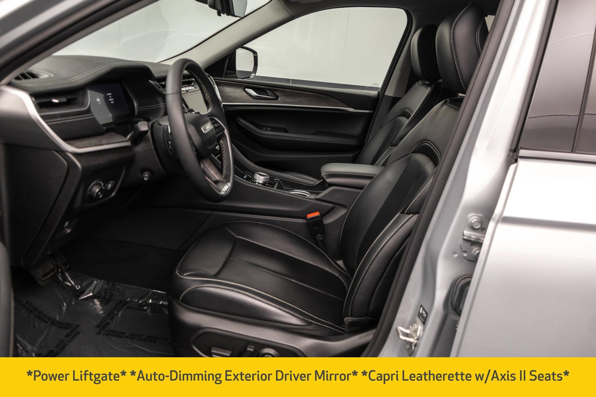 Used 2023 Jeep Grand Cherokee Limited w/ Luxury Tech Group II AWD/4WD image 6