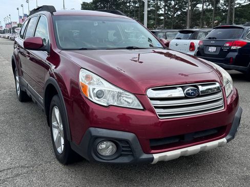 Used 2013 Subaru Outback 2.5i Limited AWD/4WD image 3