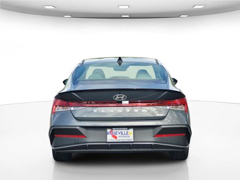 New 2025 Hyundai Elantra SEL image 7
