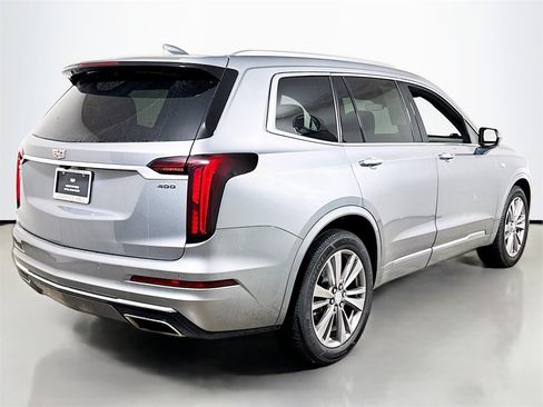 Used 2023 Cadillac XT6 Premium Luxury image 4