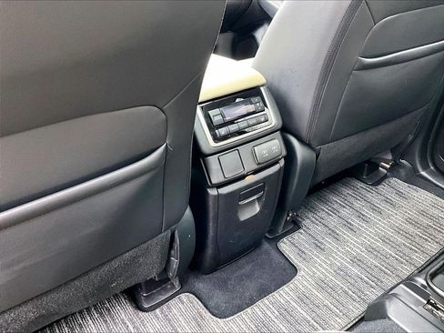 Used 2021 Subaru Ascent Limited w/ Technology Package image 29