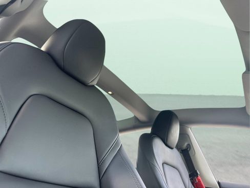 Used 2023 Tesla Model 3 Standard Range image 16