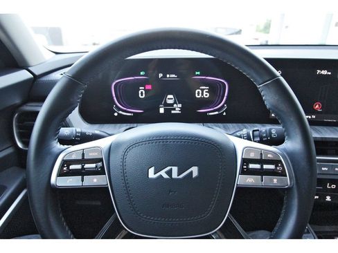 Used 2025 Kia Telluride EX w/ EX Captain's Chair Package FWD image 10