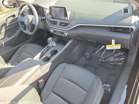 New 2025 Nissan Altima 2.5 S image 10