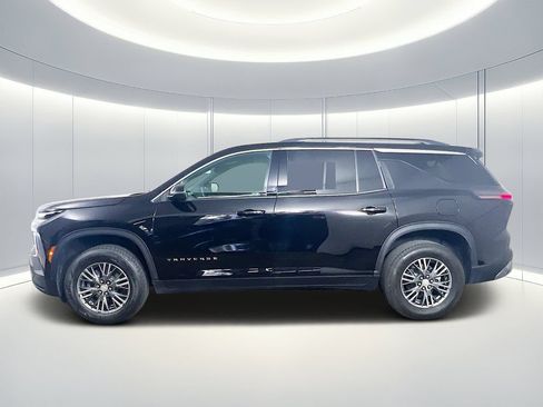 Used 2025 Chevrolet Traverse LT FWD image 6