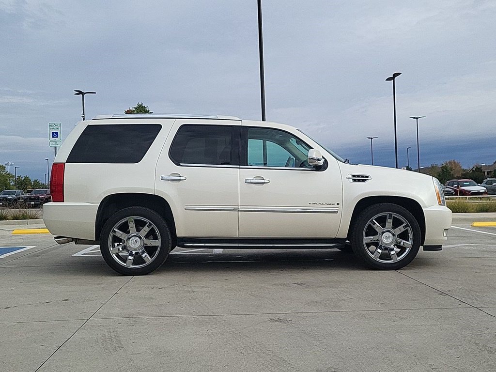 Used 2008 Cadillac Escalade AWD image 9