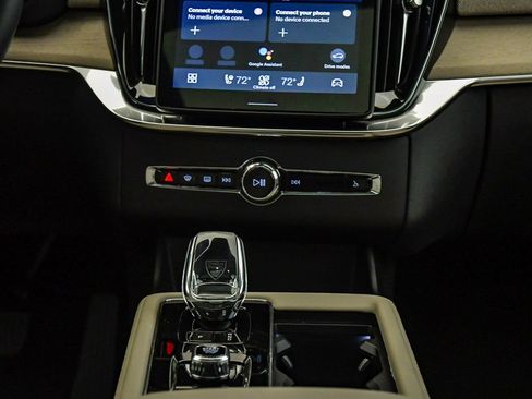 Certified 2026 Volvo XC90 B6 Plus w/ Protection Package AWD/4WD image 16