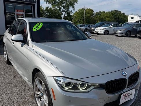 Used 2018 BMW 330i xDrive Sedan w/ M Sport Package AWD/4WD image 4