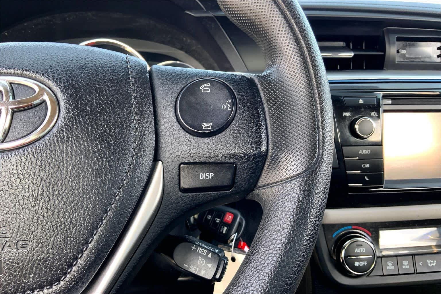Used 2015 Toyota Corolla LE FWD image 24