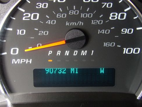 Used 2022 Chevrolet Express 2500 w/ Driver Convenience Package RWD image 21