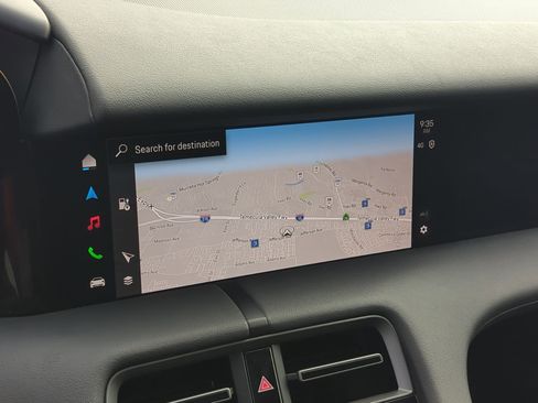 Used 2025 Porsche Taycan image 24