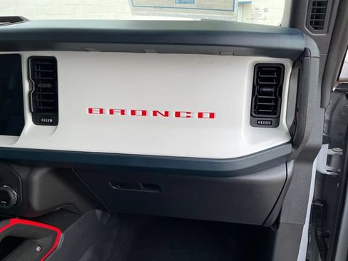 Used 2026 Ford Bronco Heritage Edition AWD/4WD image 37
