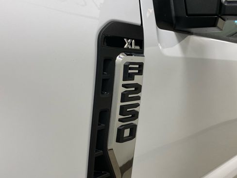 New 2026 Ford F250 XL w/ XL Chrome Package image 8