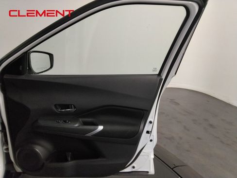 Used 2023 Nissan Kicks SV image 37