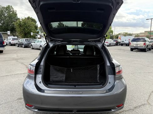 Used 2013 Lexus CT 200h w/ F Sport Pkg w/Nuluxe Trim FWD image 24