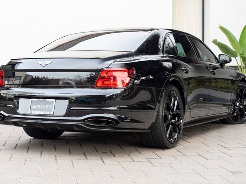Certified 2024 Bentley Flying Spur W12 image 3