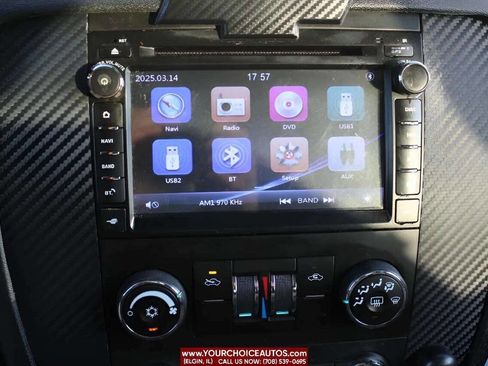 Used 2011 Chevrolet Avalanche LS image 21