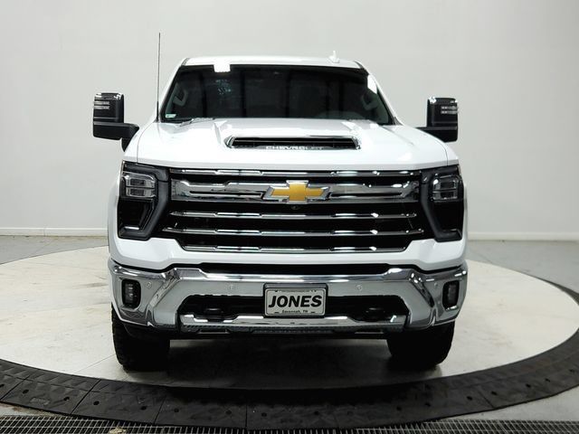 Used 2025 Chevrolet Silverado 2500 LTZ w/ LTZ Convenience Package AWD/4WD image 3