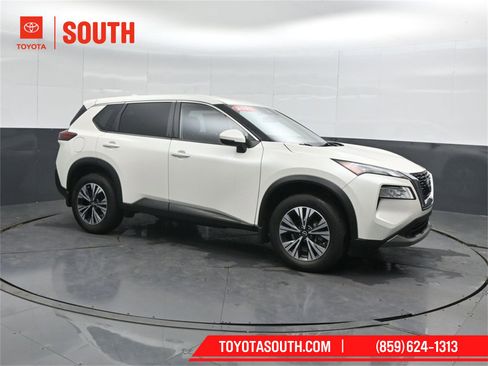 Used 2023 Nissan Rogue SV image 1