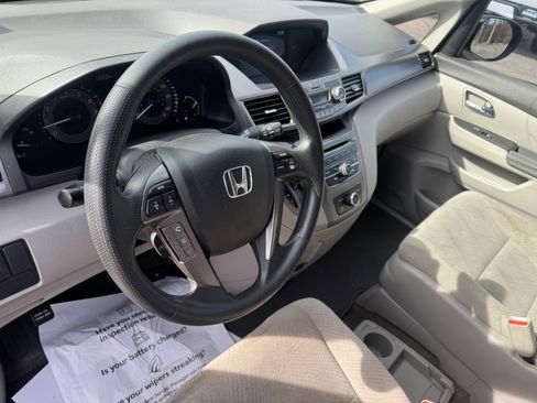 Used 2015 Honda Odyssey LX image 12