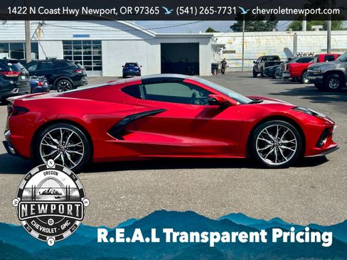 Used 2024 Chevrolet Corvette Stingray Coupe RWD image 8