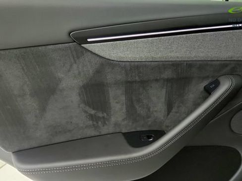 Used 2026 Tesla Model Y AWD image 43