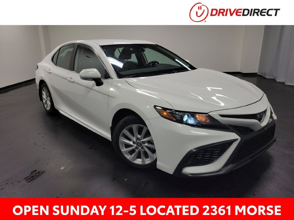 Used 2024 Toyota Camry SE FWD image 1