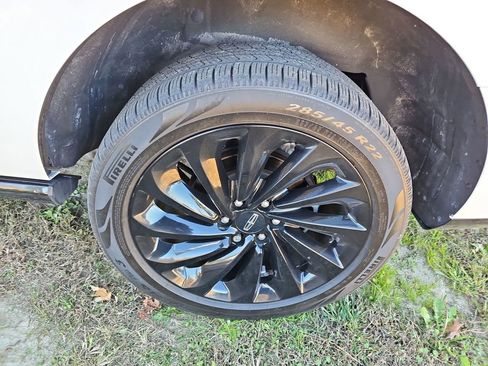 Used 2020 Lincoln Navigator Reserve w/ Equipment Group 208A Reserve image 6