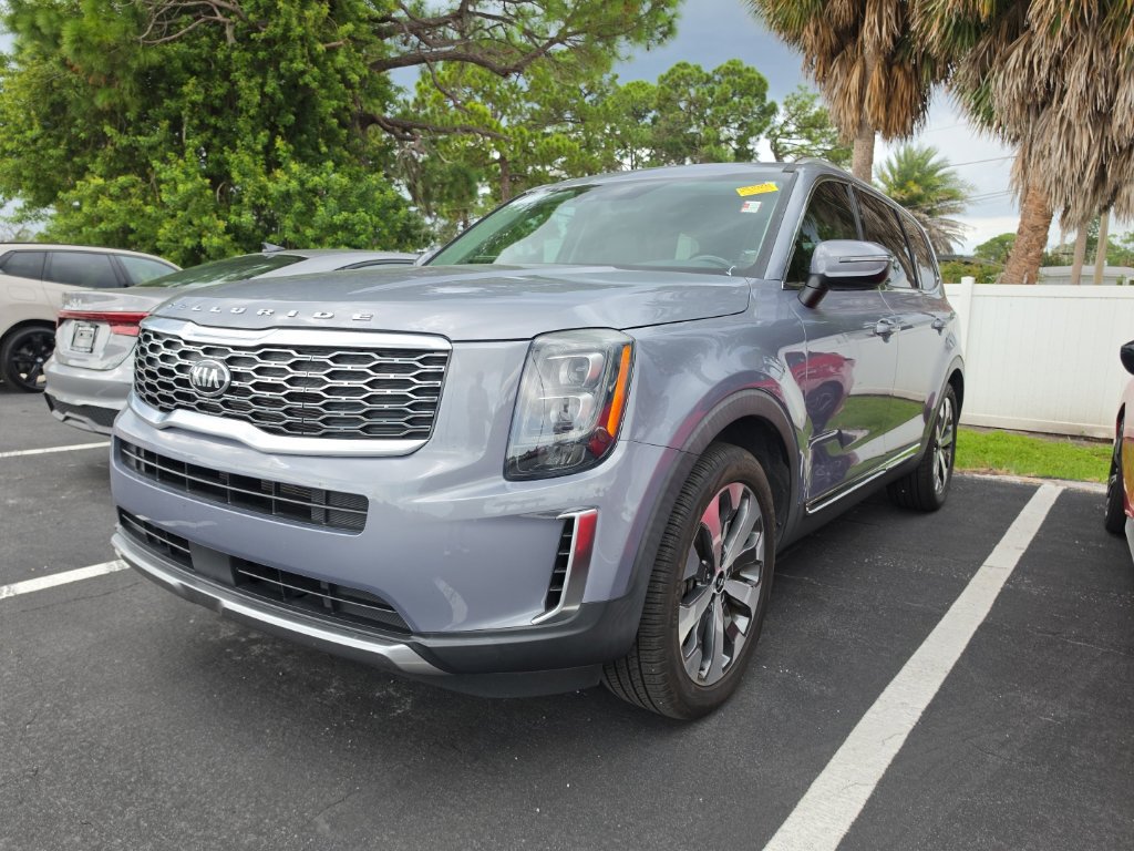 Used 2021 Kia Telluride EX w/ EX Premium Package FWD image 6