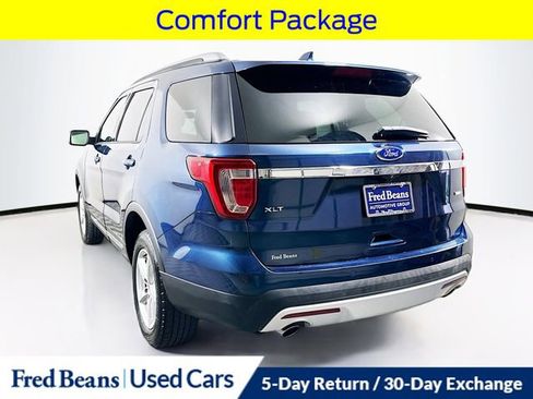 Used 2017 Ford Explorer XLT w/ Equipment Group 202A AWD/4WD image 7