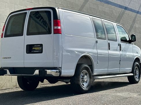 Used 2025 Chevrolet Express 2500 w/ Driver Convenience Package RWD image 4