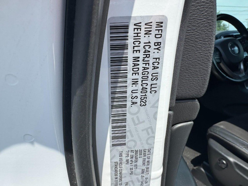 Used 2020 Jeep Grand Cherokee Altitude AWD/4WD image 27
