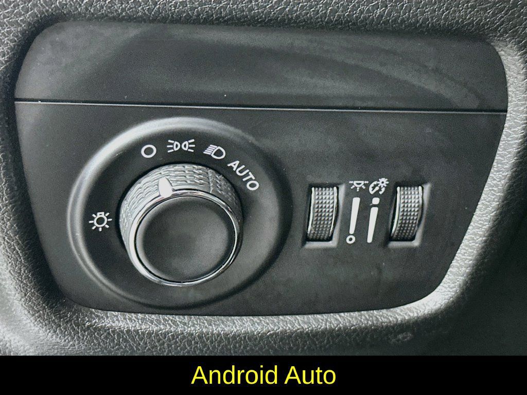 Used 2023 Jeep Grand Cherokee Altitude AWD/4WD image 15