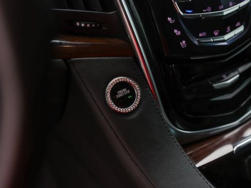 Used 2019 Cadillac Escalade Luxury image 21