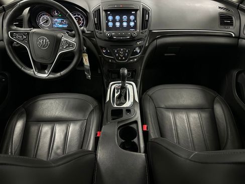 Used 2017 Buick Regal Sport Touring FWD image 2