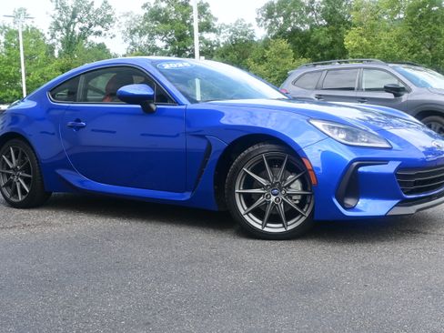 Used 2025 Subaru BRZ Limited w/ Popular Package 2 RWD image 2