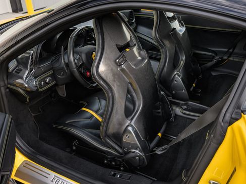 Used 2010 Ferrari 458 Italia Coupe RWD image 26