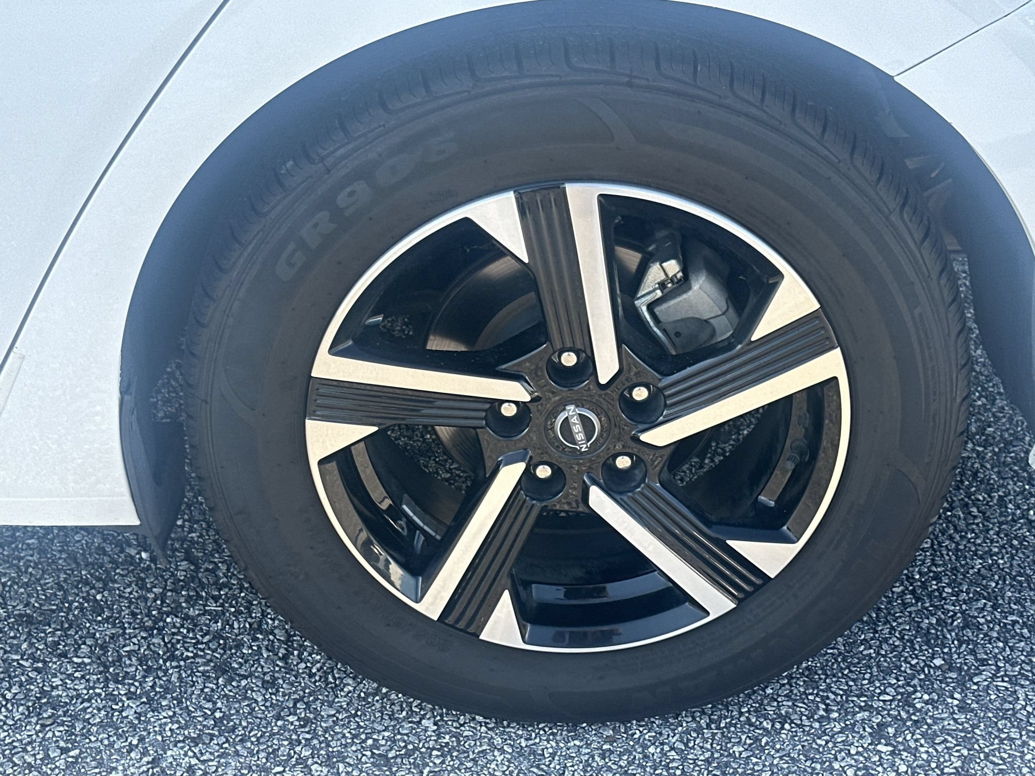 Used 2024 Nissan Sentra SV FWD image 19