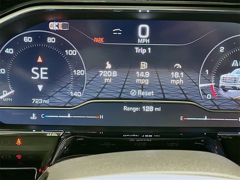 Used 2025 GMC Sierra 1500 Elevation w/ Preferred Package image 12