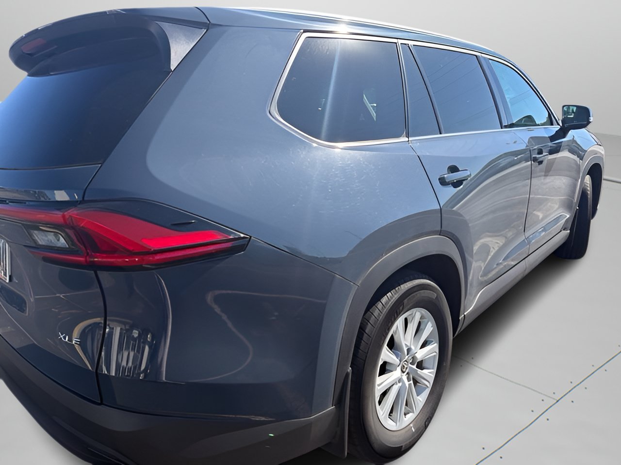 Used 2024 Toyota Grand Highlander AWD image 11