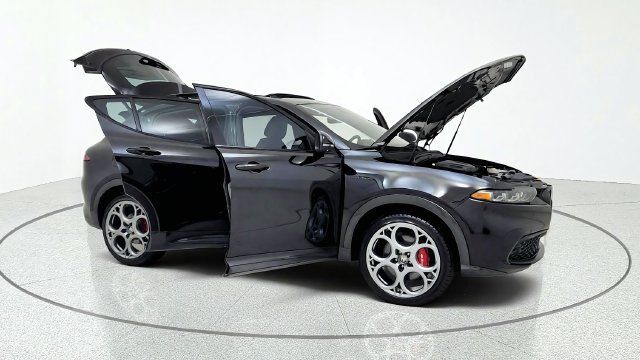 Used 2024 Alfa Romeo Tonale Veloce AWD/4WD image 11