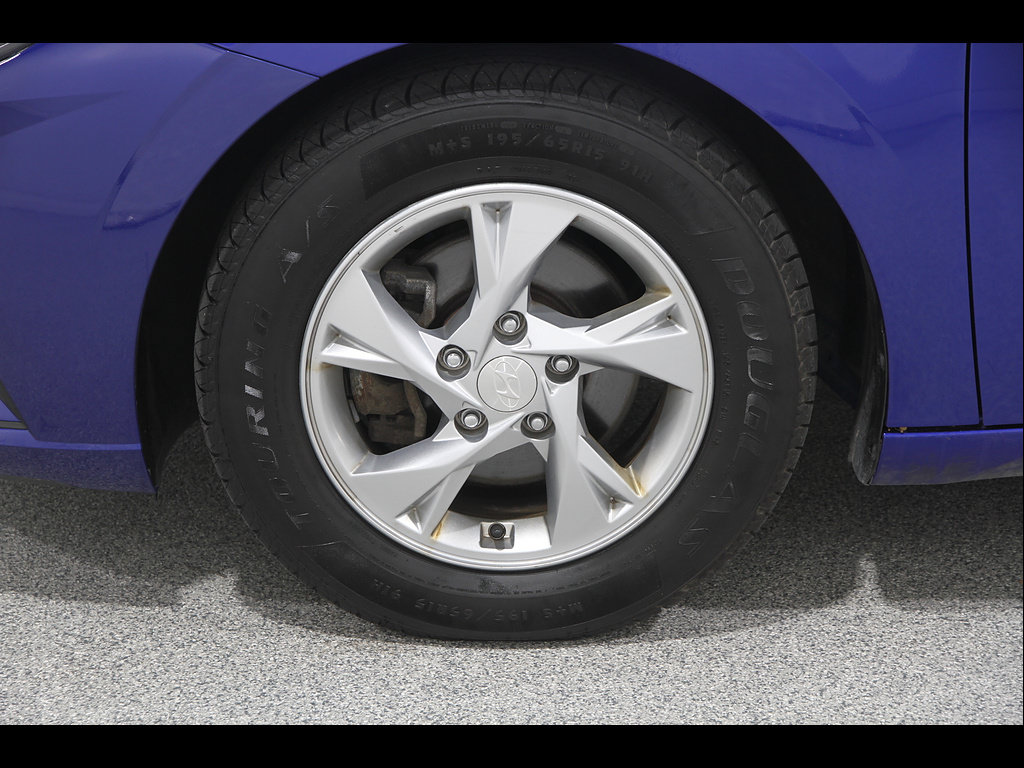 Used 2022 Hyundai Elantra SE FWD image 20