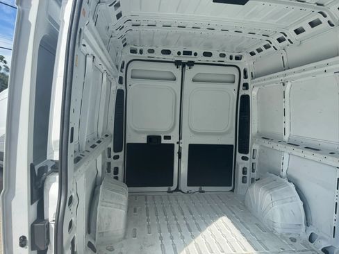Used 2025 RAM ProMaster 3500 w/ Convenience Group FWD image 11