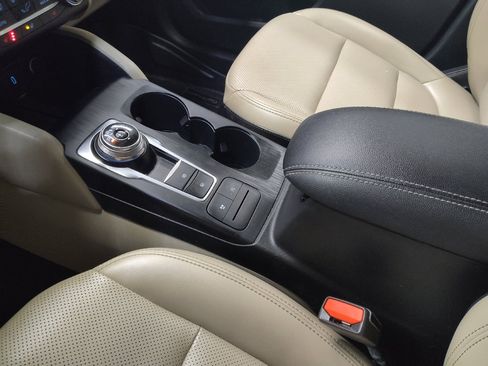 Used 2020 Ford Escape SEL image 26