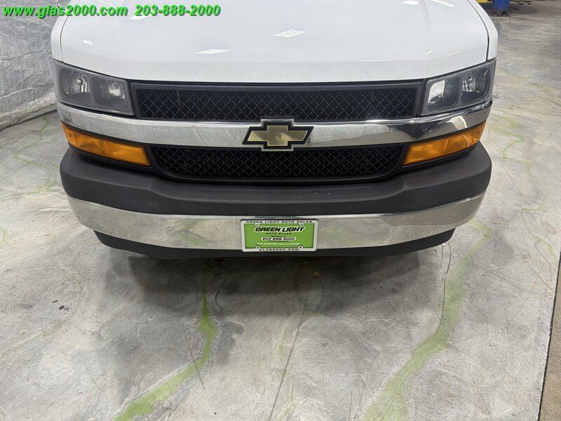 Used 2019 Chevrolet Express 2500 w/ Driver Convenience Package RWD image 12
