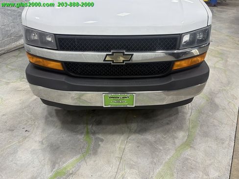 Used 2019 Chevrolet Express 2500 w/ Driver Convenience Package RWD image 12